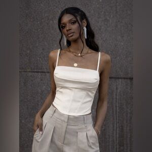 Ivory Seduction Sculpt Corset” 🤍✨